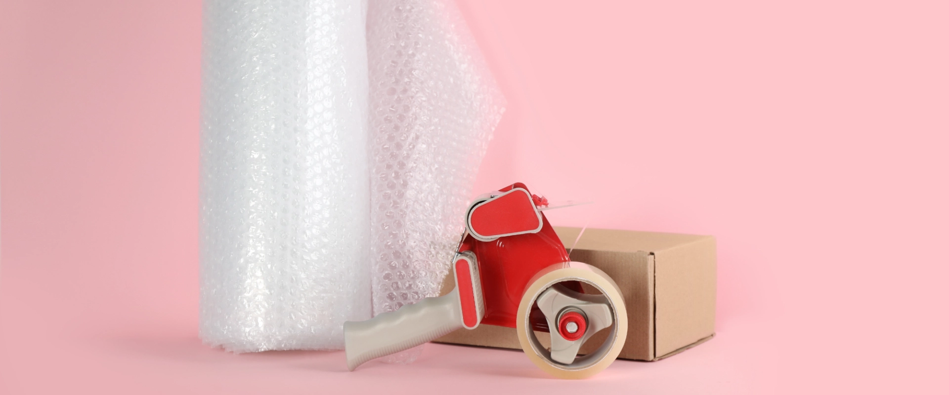 How to Choose Between Perforated and Non-Perforated Bubble Wrap