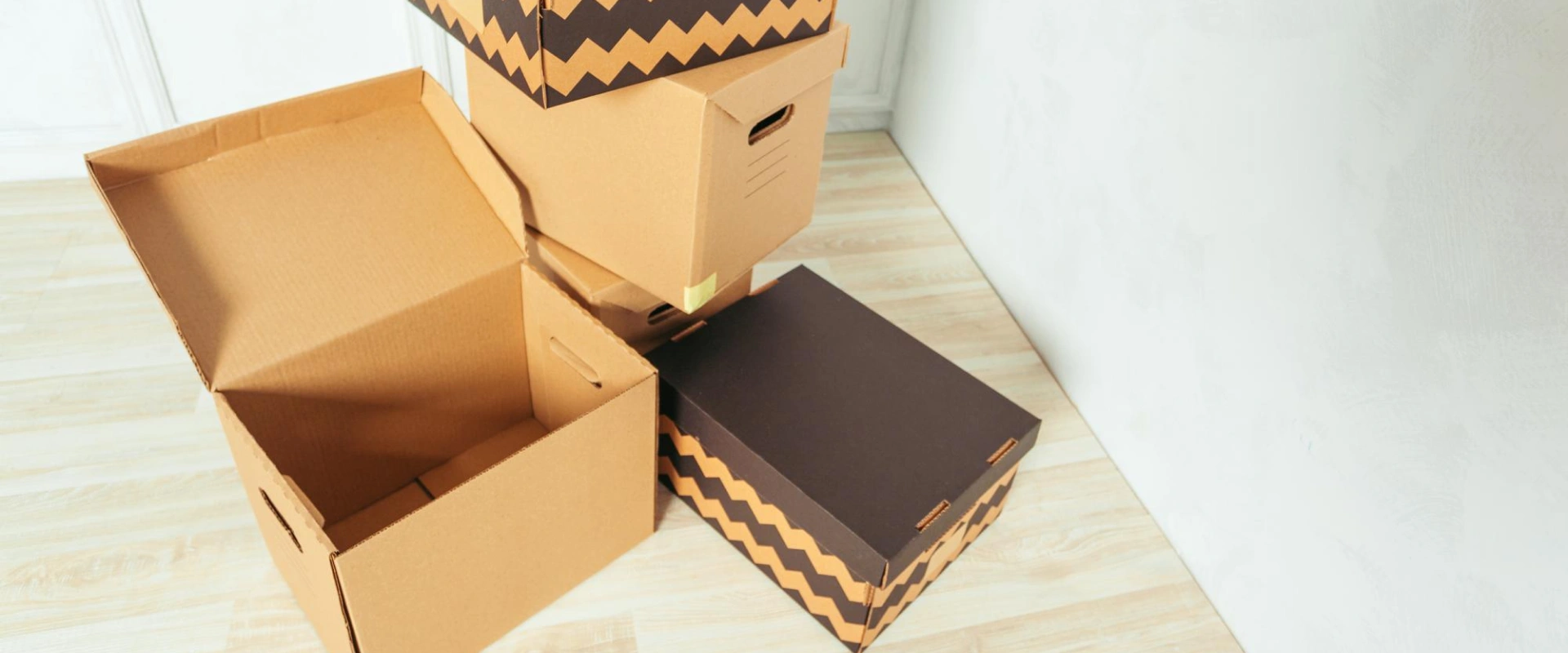 The Benefits of Using Boxes with Handles for Easy Carrying